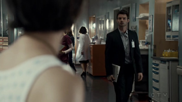 VampireDiariesWorld-dot-org_SavingHope2x07-2323.jpg