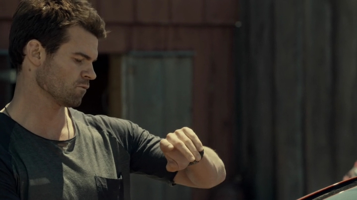 VampireDiariesWorld-dot-org_SavingHope2x08-0321.jpg