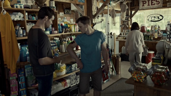 VampireDiariesWorld-dot-org_SavingHope2x08-0347.jpg