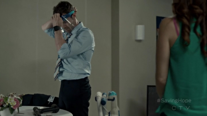 VampireDiariesWorld-dot-org_SavingHope2x09-1660.jpg