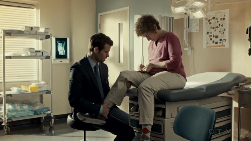 VampireDiariesWorld-dot-org_SavingHope2x11-0492.jpg
