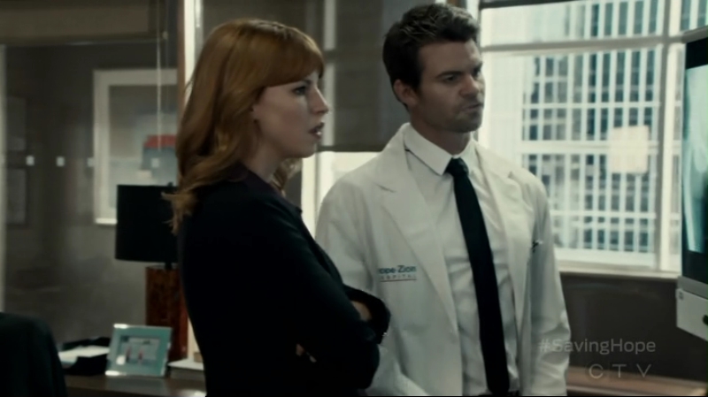 VampireDiariesWorld-dot-org_SavingHope2x12-0394.jpg