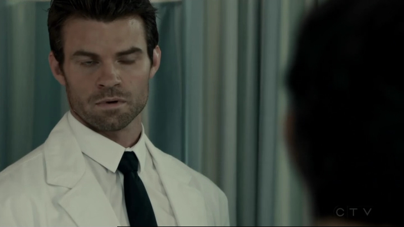 VampireDiariesWorld-dot-org_SavingHope2x12-0471.jpg
