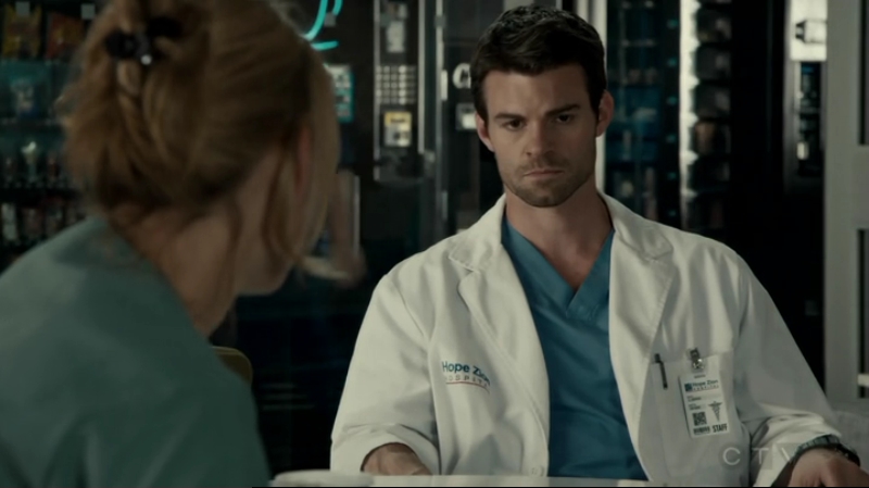 VampireDiariesWorld-dot-org_SavingHope2x12-1968.jpg