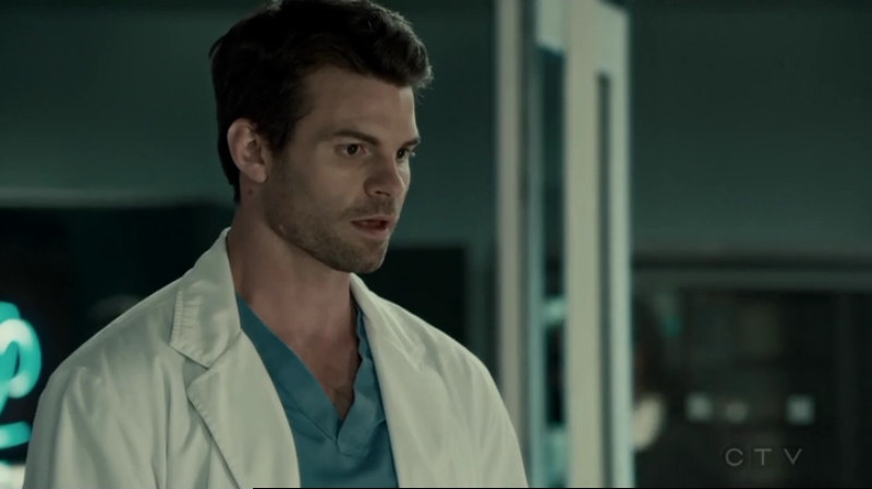 VampireDiariesWorld-dot-org_SavingHope2x12-2335.jpg