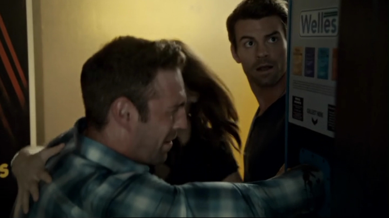 VampireDiariesWorld-dot-org_SavingHope2x13-0049.jpg