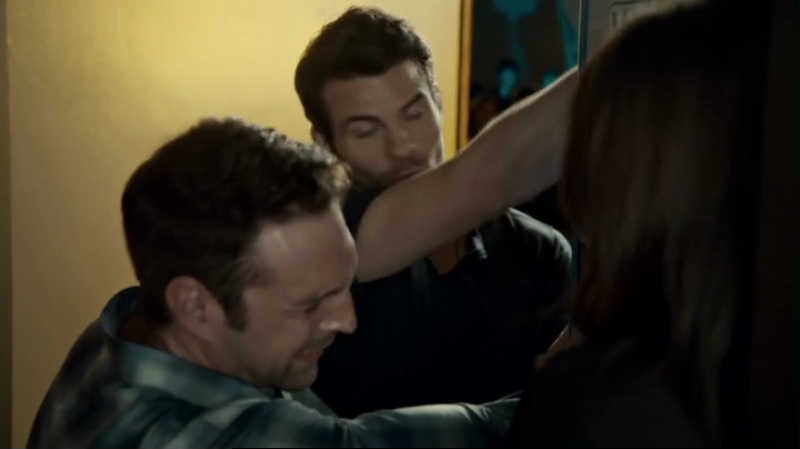 VampireDiariesWorld-dot-org_SavingHope2x13-0054.jpg