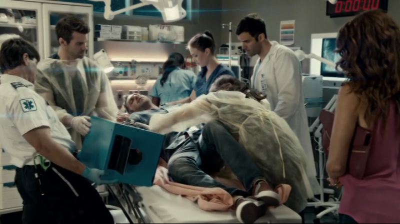 VampireDiariesWorld-dot-org_SavingHope2x13-0131.jpg