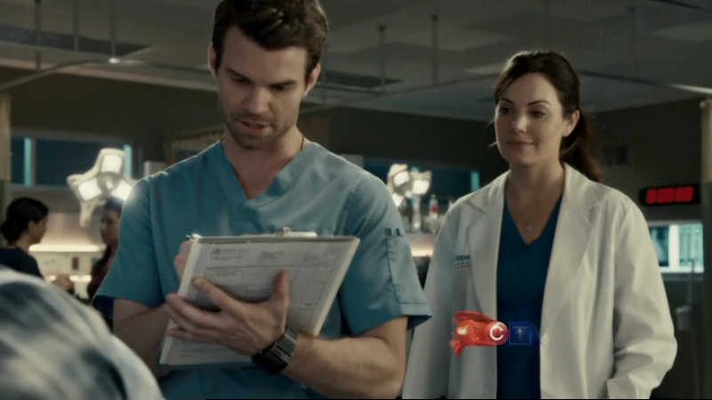 VampireDiariesWorld-dot-org_SavingHope2x13-0299.jpg