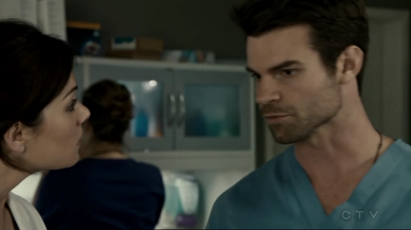 VampireDiariesWorld-dot-org_SavingHope2x13-0824.jpg
