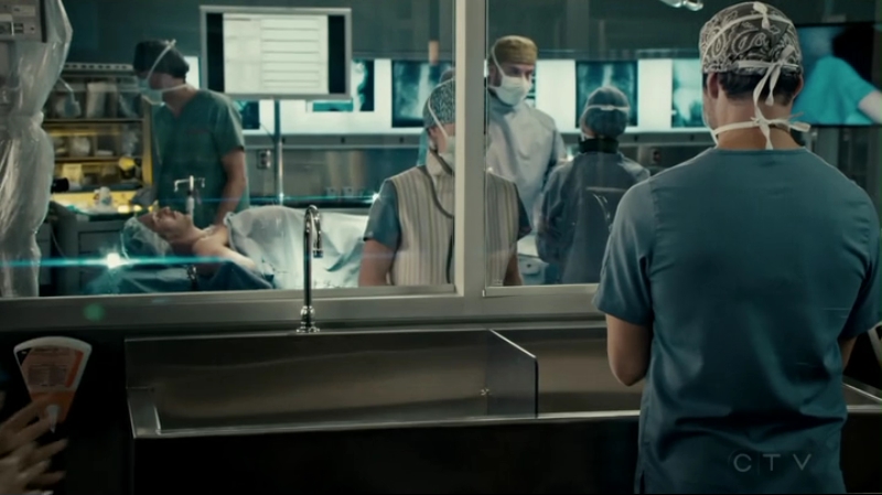 VampireDiariesWorld-dot-org_SavingHope2x13-0855.jpg