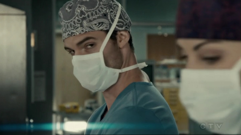 VampireDiariesWorld-dot-org_SavingHope2x13-0857.jpg