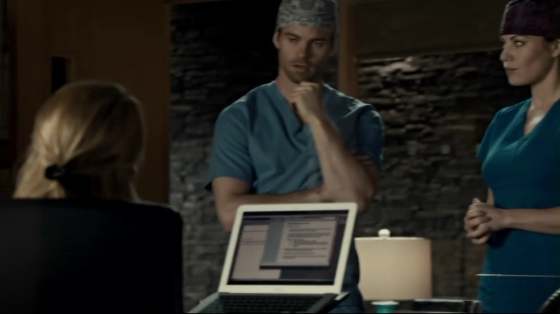 VampireDiariesWorld-dot-org_SavingHope2x13-0905.jpg