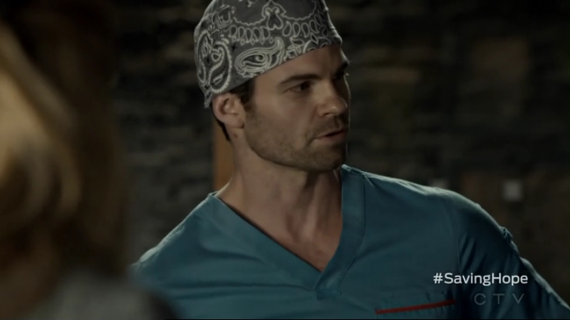 VampireDiariesWorld-dot-org_SavingHope2x13-0929.jpg