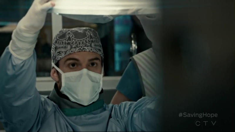 VampireDiariesWorld-dot-org_SavingHope2x13-1286.jpg