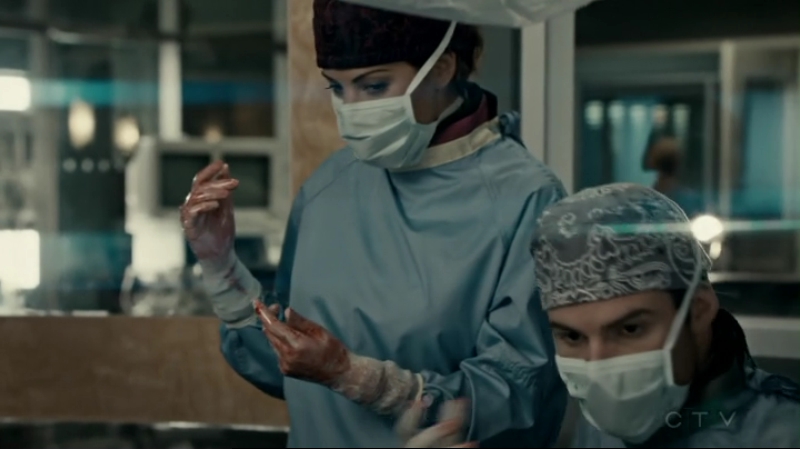 VampireDiariesWorld-dot-org_SavingHope2x13-1293.jpg