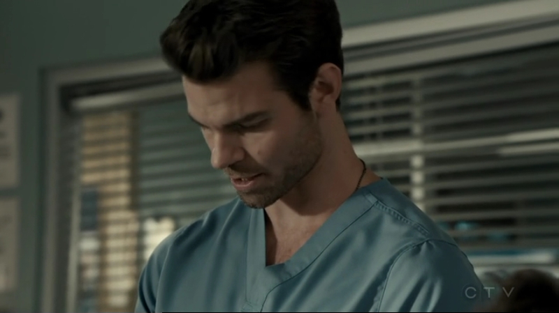 VampireDiariesWorld-dot-org_SavingHope2x13-2231.jpg
