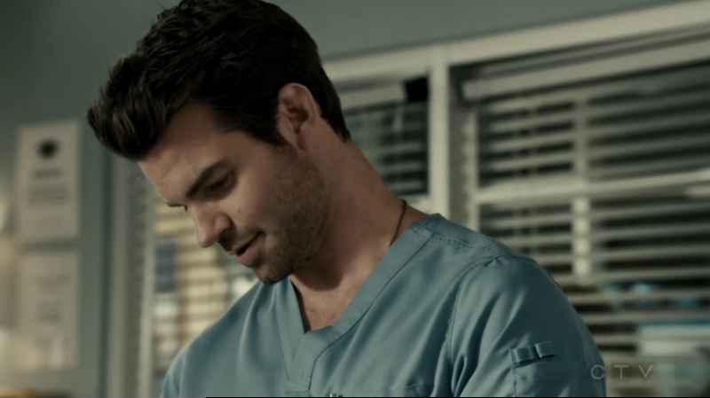 VampireDiariesWorld-dot-org_SavingHope2x13-2259.jpg