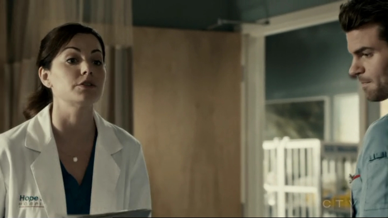 VampireDiariesWorld-dot-org_SavingHope2x13-2268.jpg
