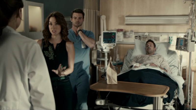VampireDiariesWorld-dot-org_SavingHope2x13-2341.jpg
