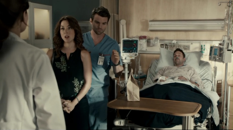 VampireDiariesWorld-dot-org_SavingHope2x13-2343.jpg