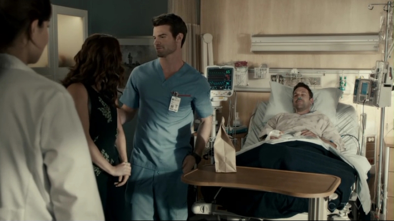 VampireDiariesWorld-dot-org_SavingHope2x13-2347.jpg