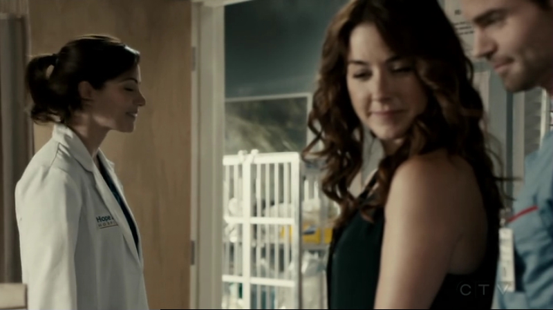 VampireDiariesWorld-dot-org_SavingHope2x13-2357.jpg