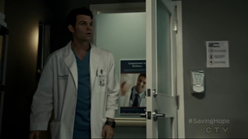 VampireDiariesWorld-dot-org_SavingHope2x15-0383.jpg