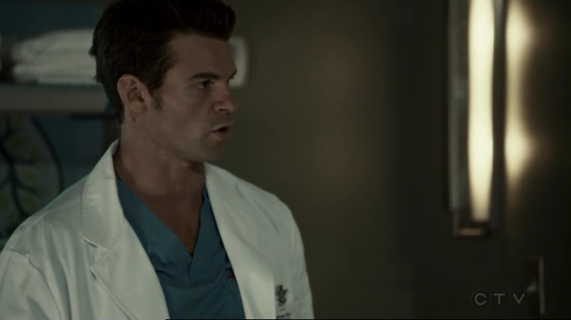 VampireDiariesWorld-dot-org_SavingHope2x15-0408.jpg