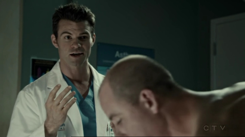 VampireDiariesWorld-dot-org_SavingHope2x15-0525.jpg