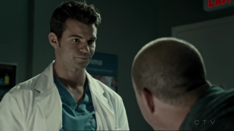 VampireDiariesWorld-dot-org_SavingHope2x15-0559.jpg