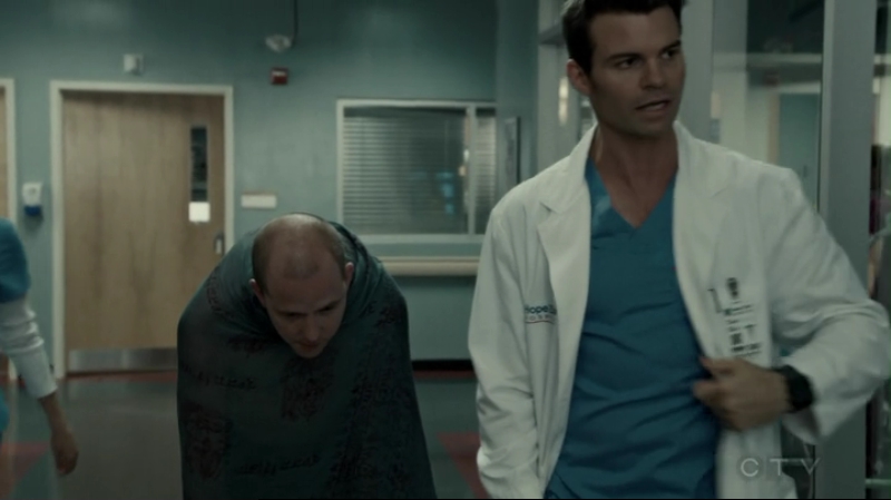 VampireDiariesWorld-dot-org_SavingHope2x15-0594.jpg