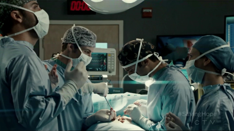 VampireDiariesWorld-dot-org_SavingHope2x15-1037.jpg