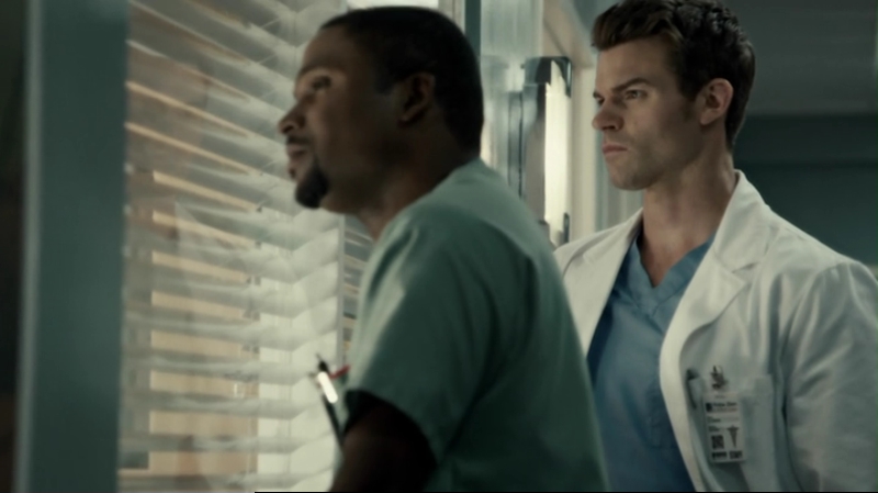 VampireDiariesWorld-dot-org_SavingHope2x15-1353.jpg