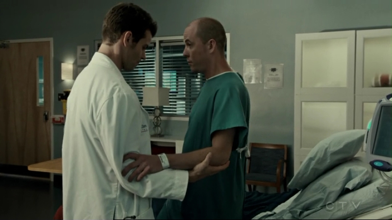 VampireDiariesWorld-dot-org_SavingHope2x15-1847.jpg