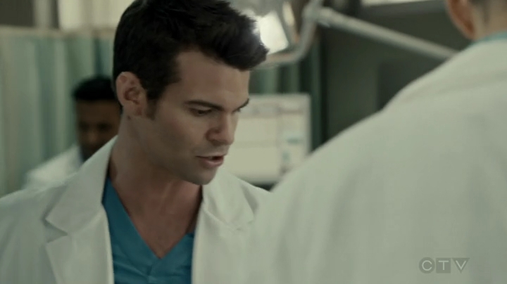 VampireDiariesWorld-dot-org_SavingHope2x16-0389.jpg
