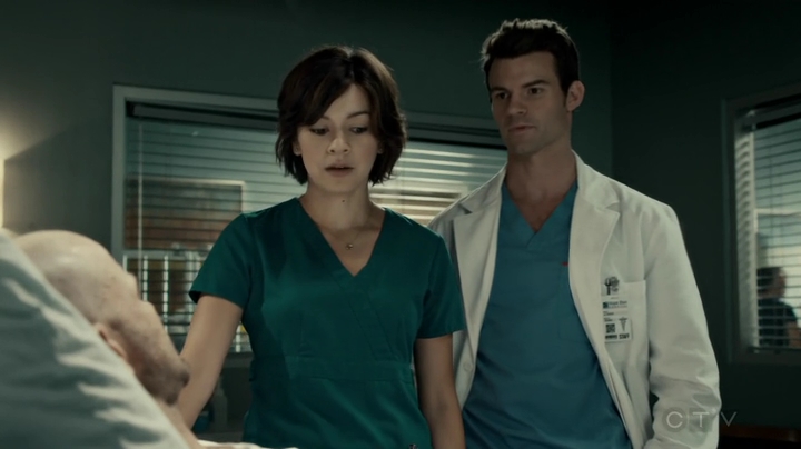 VampireDiariesWorld-dot-org_SavingHope2x16-2022.jpg