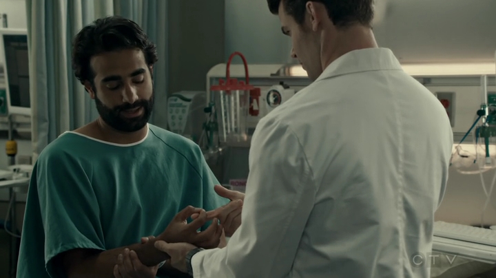 VampireDiariesWorld-dot-org_SavingHope2x17-1093.jpg