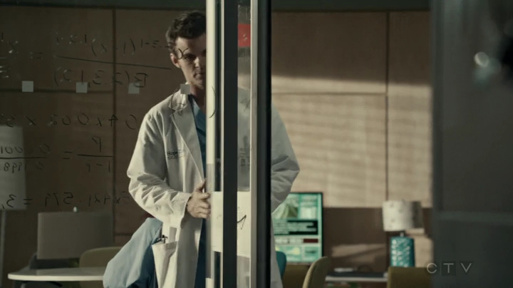 VampireDiariesWorld-dot-org_SavingHope2x18-1778.jpg