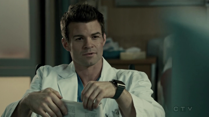 VampireDiariesWorld-dot-org_SavingHope2x18-2026.jpg