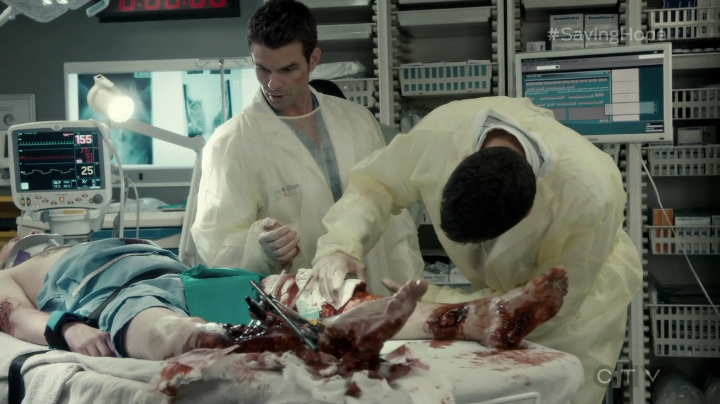 VampireDiariesWorld-dot-org_SavingHope3x01-0752.jpg