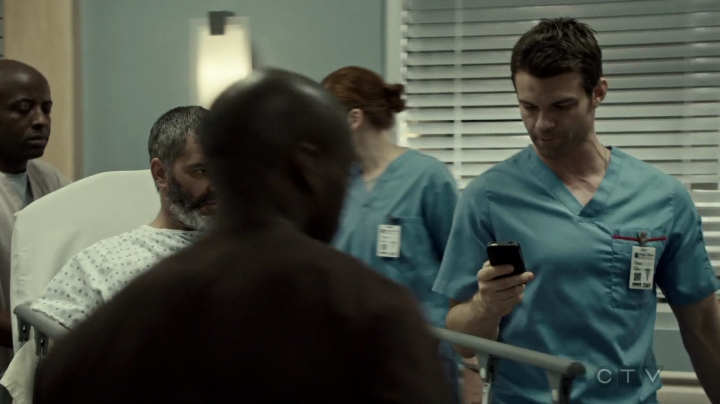 VampireDiariesWorld-dot-org_SavingHope3x02-1906.jpg