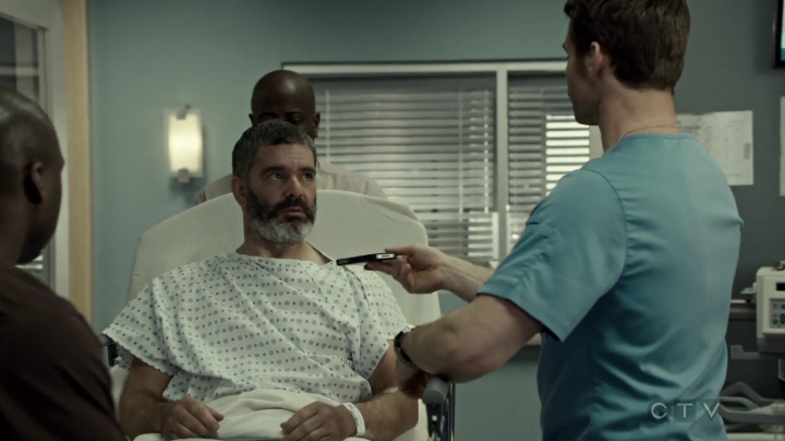 VampireDiariesWorld-dot-org_SavingHope3x02-1911.jpg