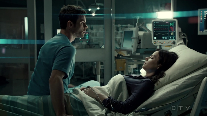 VampireDiariesWorld-dot-org_SavingHope3x02-2397.jpg