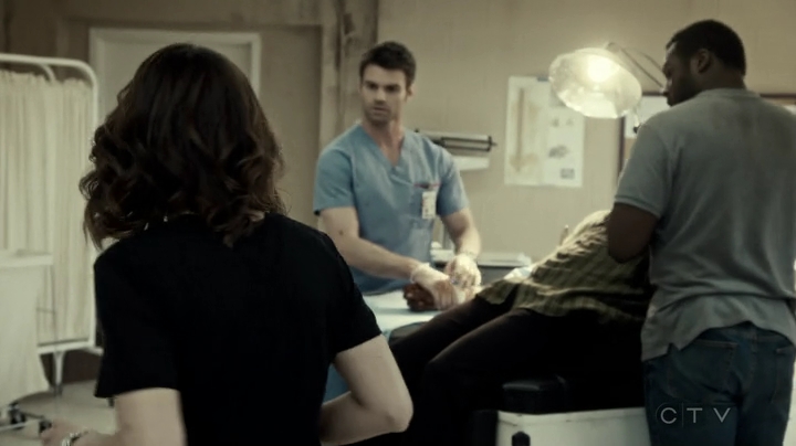 VampireDiariesWorld-dot-org_SavingHope3x04-1043.jpg