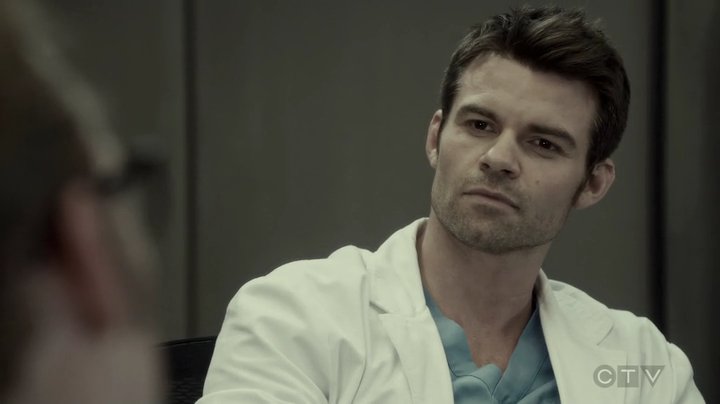 VampireDiariesWorld-dot-org_SavingHope3x05-1190.jpg
