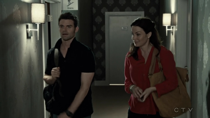 VampireDiariesWorld-dot-org_SavingHope3x05-2361.jpg