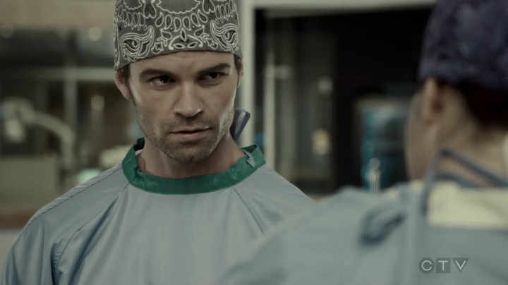 VampireDiariesWorld-dot-org_SavingHope3x06-2059.jpg