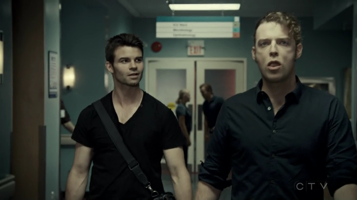 VampireDiariesWorld-dot-org_SavingHope3x06-2189.jpg