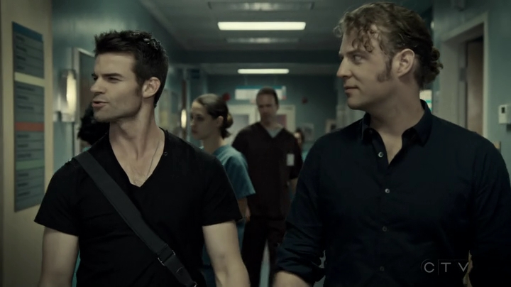 VampireDiariesWorld-dot-org_SavingHope3x06-2200.jpg